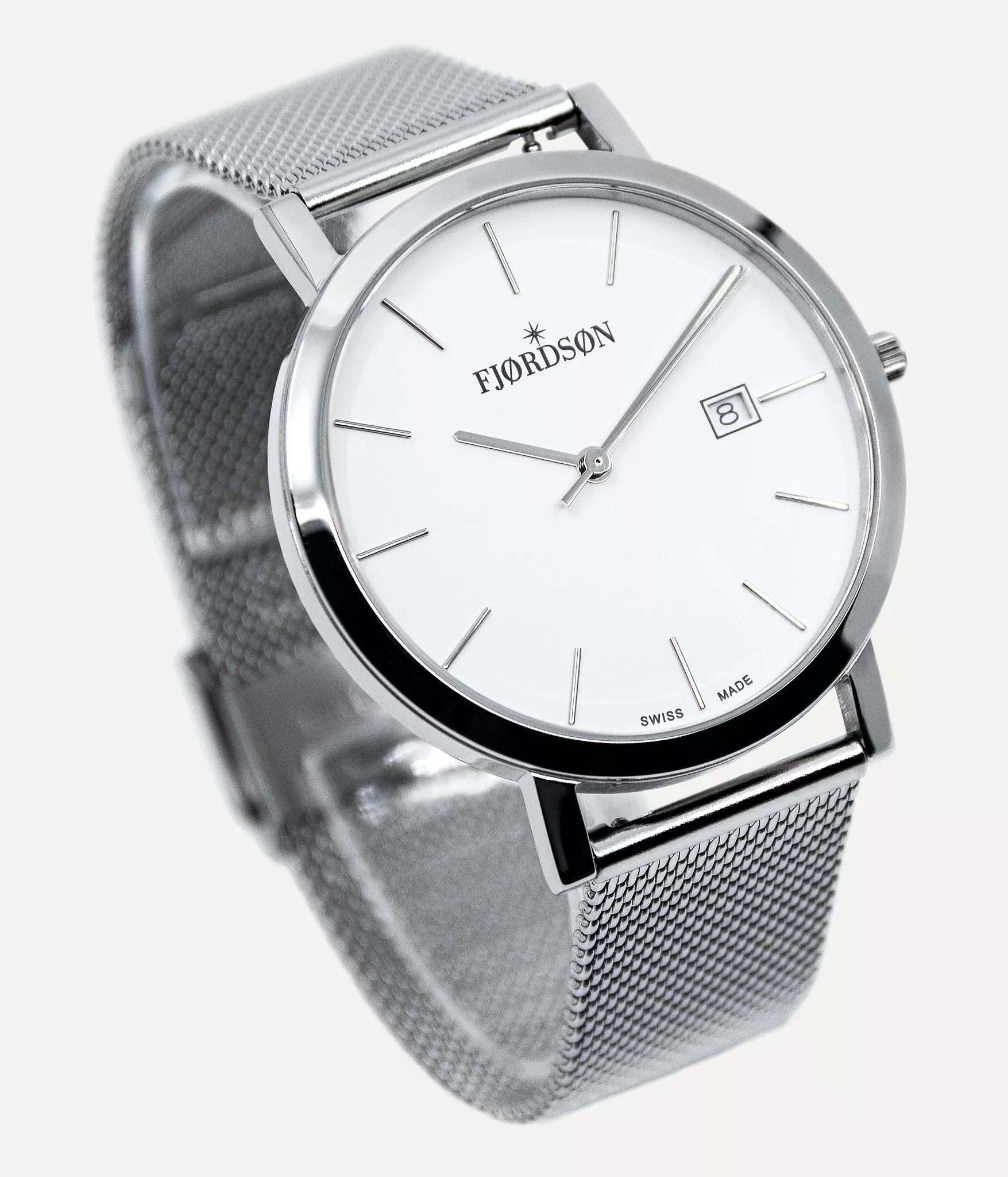 Side shot - Fjordson watch with silver metal mesh watch strap - MEN - vegan & approved by PETA - Swiss made
