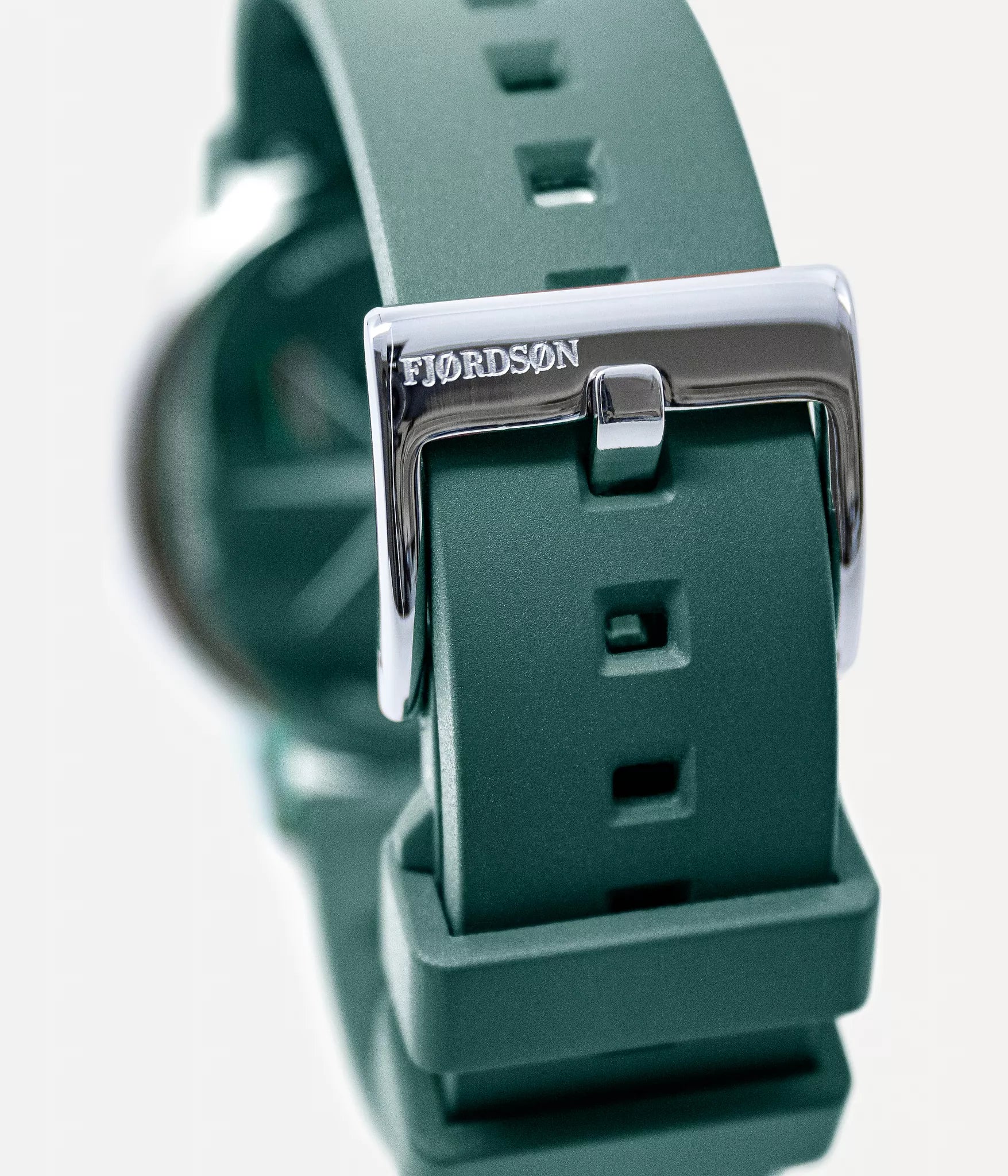 Watch strap lock shot - Fjordson watch with green rubber watch strap - MEN - vegan & approved by PETA - Swiss made